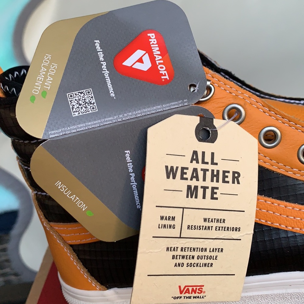 VANS WMNS SK8-HI MTE 2.0 DX APRICOT/BLACK Waterproof Sneakers - Picture 6 of 16